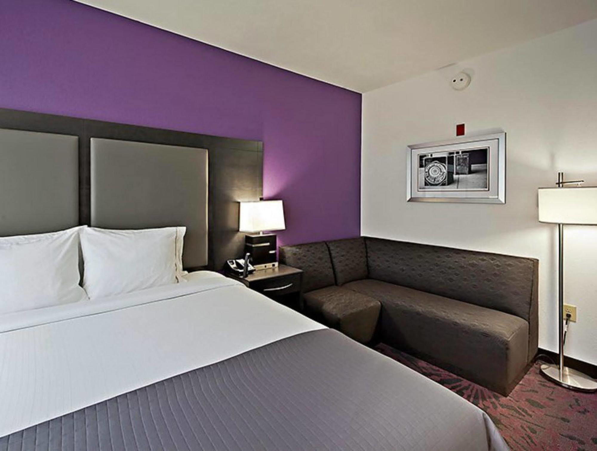 Holiday Inn Express & Suites Columbus - Polaris Parkway / Columbus By Ihg Room photo
