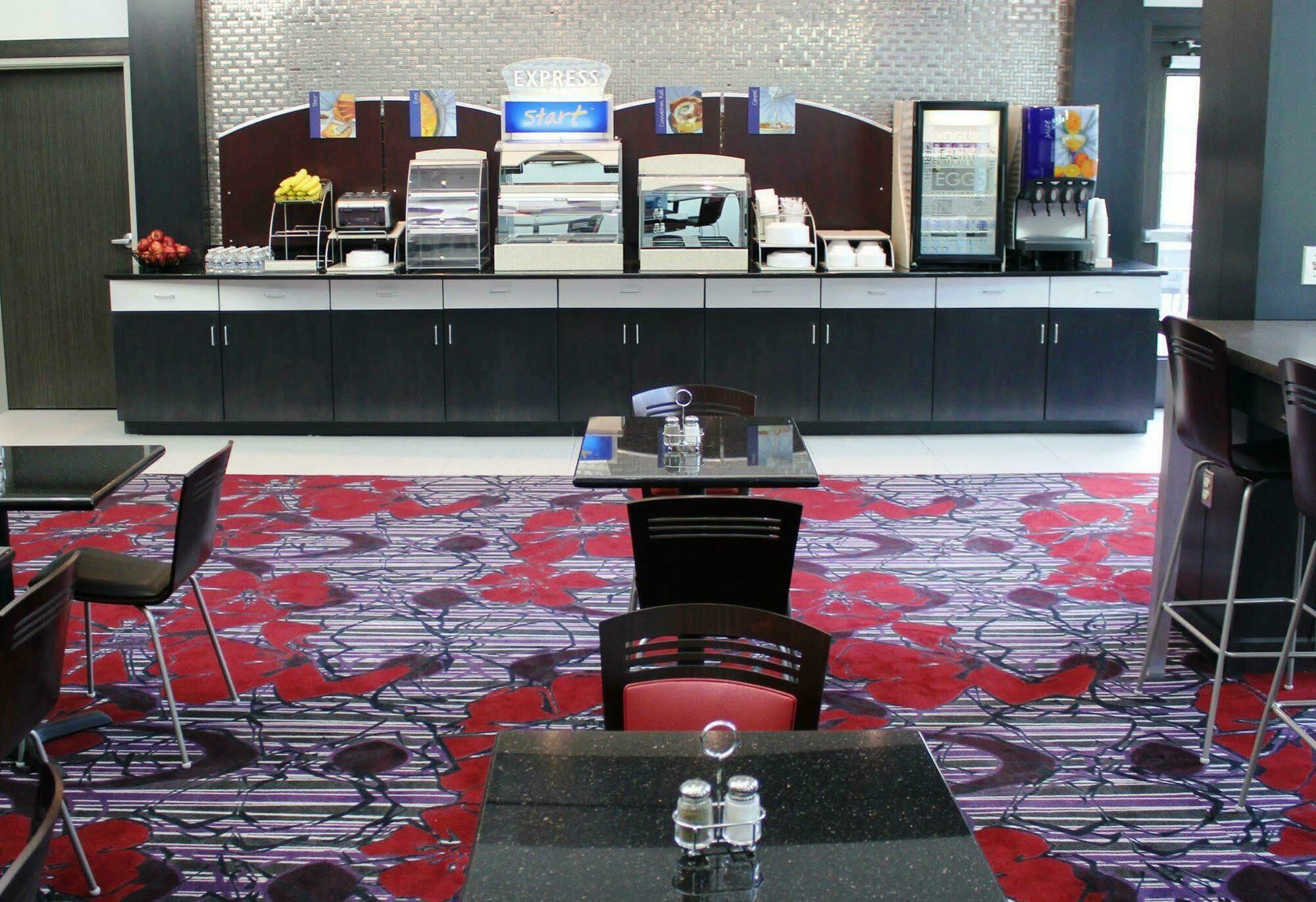 Holiday Inn Express & Suites Columbus - Polaris Parkway / Columbus By Ihg Exterior photo